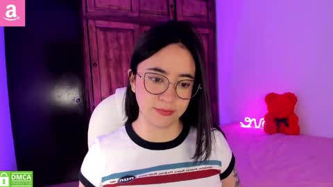 Snapshot of alicee_2 chatting on 04/08/26, 11:05 Aliceee .. 97YP9VWGZHrefnav wishlist lists 1 online show from 04/08/26, 11:05