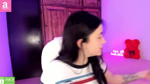 Snapshot of alicee_2 chatting on 04/17/26, 12:24 Aliceee .. 97YP9VWGZHrefnav wishlist lists 1 online show from 04/17/26, 12:24