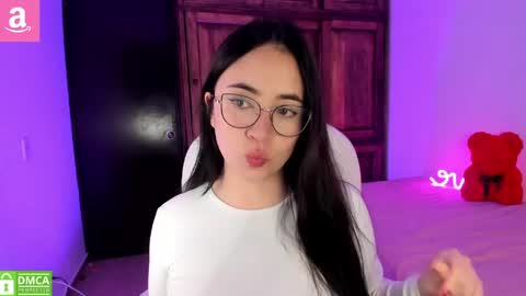 Snapshot of alicee_2 chatting on 06/03/26, 11:21 Aliceee .. 97YP9VWGZHrefnav wishlist lists 1 online show from 06/03/26, 11:21