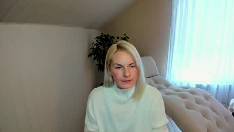 Alicee online show from 12/18/24, 08:09