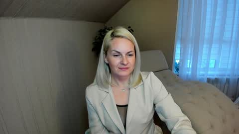Alicee online show from 12/20/24, 12:27