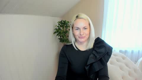 Alicee online show from 12/24/24, 10:22