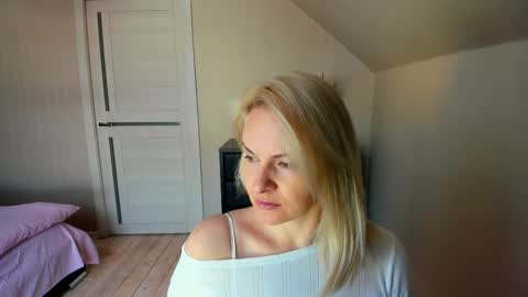 Alicee online show from 03/06/25, 09:36