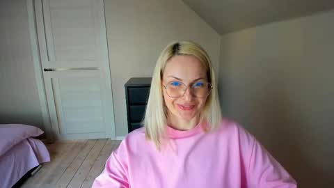 Alicee online show from 03/11/25, 12:28