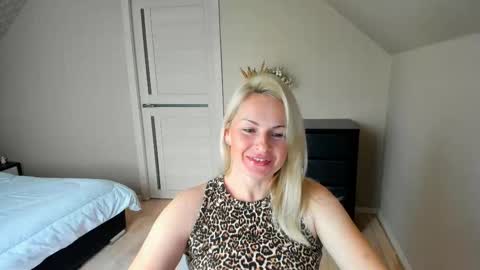 Alicee online show from 10/27/25, 07:56