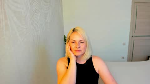 Alicee online show from 05/18/26, 08:53