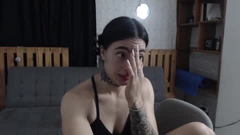 alicee_logan_ online show from 02/04/25, 03:44