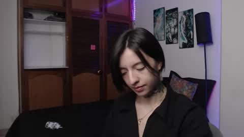 alicee_logan_ online show from 10/15/25, 01:50