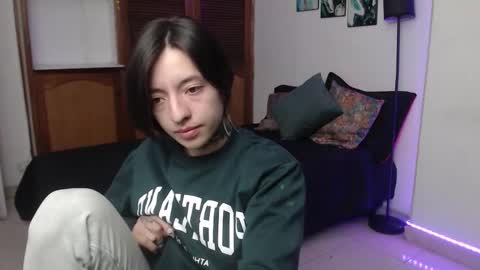 alicee_logan_ online show from 10/17/25, 02:26