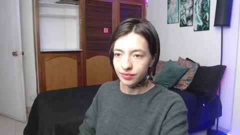 alicee_logan_ online show from 11/17/25, 02:17