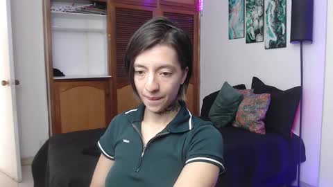 alicee_logan_ online show from 11/28/25, 08:22