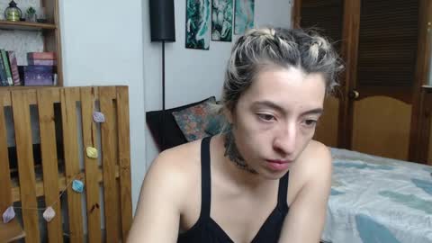 alicee_logan_ online show from 05/07/26, 11:21