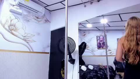 Snapshot of alicee_mature chatting on 05/09/26, 07:19 alicee online show from 05/09/26, 07:19