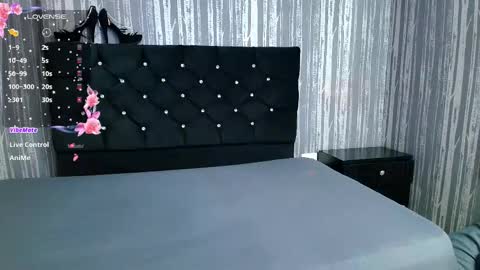 Snapshot of alicee_moonn chatting on 10/22/25, 07:13 alicee_moonn online show from 10/22/25, 07:13