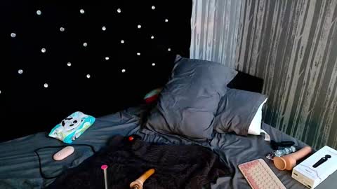 alicee_moonn online show from 02/05/26, 09:14