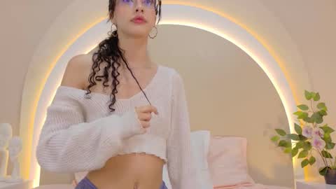 Snapshot of alicee_rodriguez chatting on 11/10/25, 04:17 alice online show from 11/10/25, 04:17