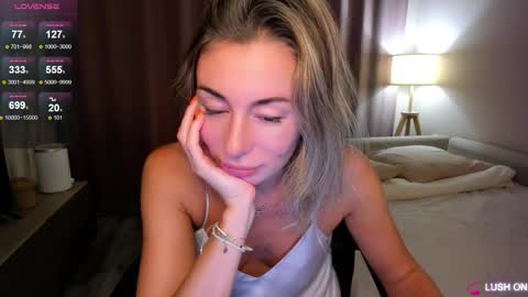 Snapshot of aliceevan chatting on 11/22/25, 02:16 Daniella online show from 11/22/25, 02:16