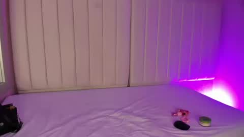 alicefox_18 online show from 09/10/25, 03:39
