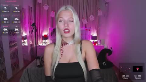 Snapshot of alicefreman chatting on 10/31/25, 11:44 Alice online show from 10/31/25, 11:44