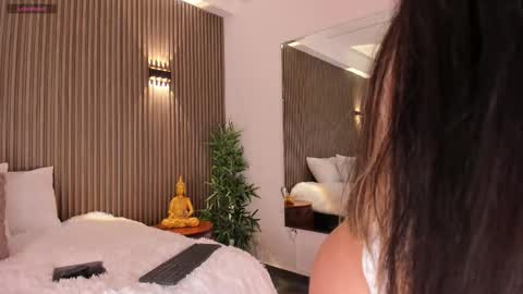 Alice  online show from 11/30/25, 04:05