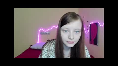 Snapshot of alicehariss chatting on 09/24/25, 01:42 Alie online show from 09/24/25, 01:42