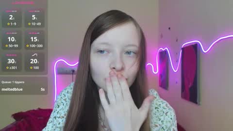 Snapshot of alicehariss chatting on 09/27/25, 01:54 Alie online show from 09/27/25, 01:54