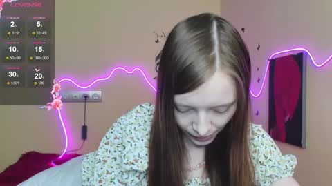 Snapshot of alicehariss chatting on 10/26/25, 03:12 Alie online show from 10/26/25, 03:12