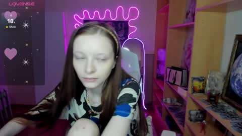 Snapshot of alicehariss chatting on 11/16/25, 03:12 Alie online show from 11/16/25, 03:12