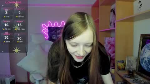 Snapshot of alicehariss chatting on 11/22/25, 03:38 Alie online show from 11/22/25, 03:38