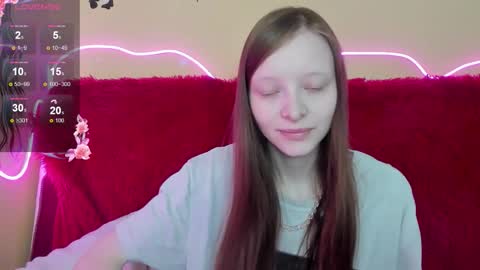 Snapshot of alicehariss chatting on 12/16/25, 05:23 Alie online show from 12/16/25, 05:23