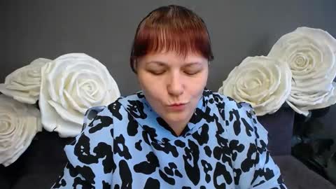 Snapshot of aliceinks chatting on 09/14/25, 06:56 AliceInks online show from 09/14/25, 06:56