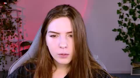 Snapshot of aliceinredsquare_ chatting on 09/14/25, 05:17 Alice online show from 09/14/25, 05:17