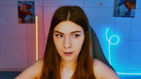 Snapshot of aliceinredsquare_ chatting on 09/28/25, 05:13 Alice online show from 09/28/25, 05:13