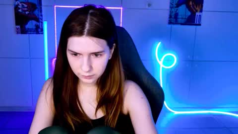 Snapshot of aliceinredsquare_ chatting on 10/03/25, 05:15 Alice online show from 10/03/25, 05:15