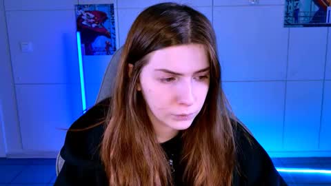 Snapshot of aliceinredsquare_ chatting on 10/30/25, 05:09 Alice online show from 10/30/25, 05:09