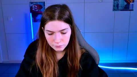 Snapshot of aliceinredsquare_ chatting on 10/31/25, 05:08 Alice online show from 10/31/25, 05:08