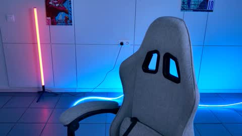 Snapshot of aliceinredsquare_ chatting on 11/05/25, 05:18 Alice online show from 11/05/25, 05:18