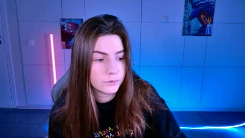 Snapshot of aliceinredsquare_ chatting on 11/16/25, 05:02 Alice online show from 11/16/25, 05:02