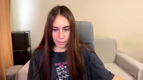 Snapshot of alicekollt chatting on 10/08/25, 08:01 alicekollt online show from 10/08/25, 08:01