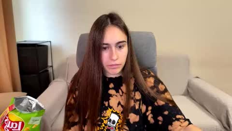 Snapshot of alicekollt chatting on 11/11/25, 10:26 alicekollt online show from 11/11/25, 10:26