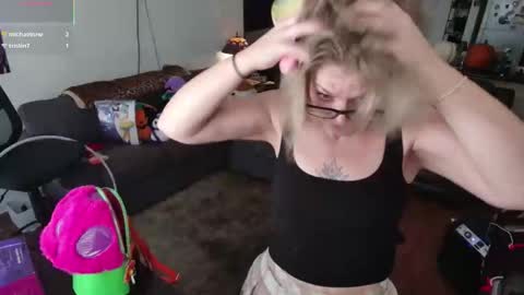 Alice Liddell online show from 10/30/25, 02:51