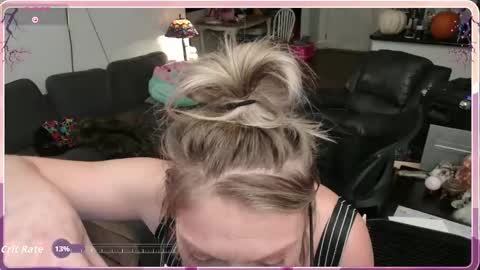 Alice Liddell online show from 11/22/25, 08:19