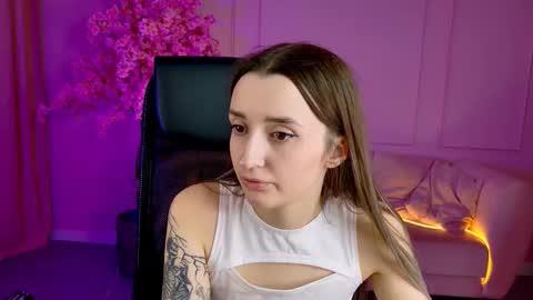 Snapshot of alicelidse chatting on 11/03/25, 01:12 Alice online show from 11/03/25, 01:12
