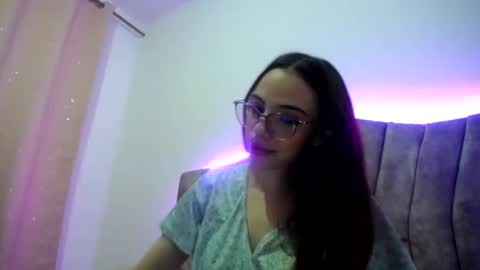 Snapshot of alicemary_533 chatting on 10/25/25, 03:03 Your Alice  online show from 10/25/25, 03:03