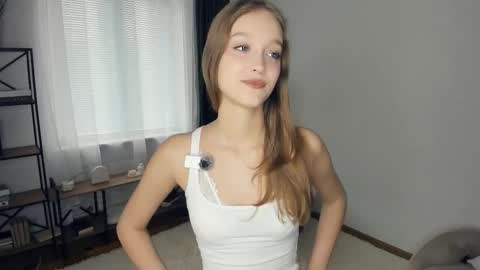 Snapshot of alicemelison chatting on 10/12/25, 08:02 Serena online show from 10/12/25, 08:02