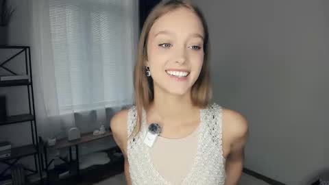 Snapshot of alicemelison chatting on 10/16/25, 08:37 Serena online show from 10/16/25, 08:37