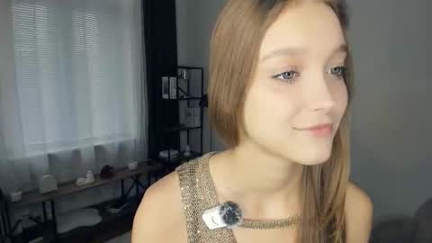 Snapshot of alicemelison chatting on 10/22/25, 08:03 Serena online show from 10/22/25, 08:03