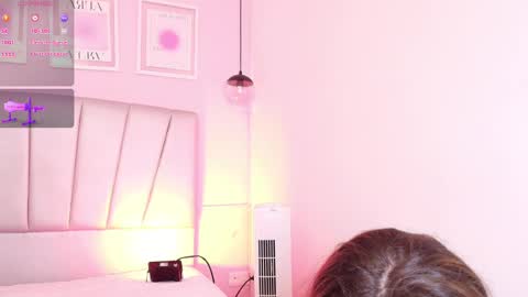 alicemillerr_ online show from 02/13/25, 07:10