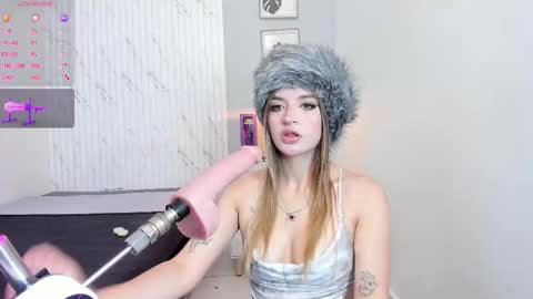 alicemillerr_ online show from 03/04/25, 07:11