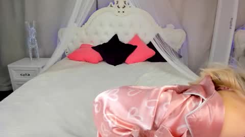 alicemonro online show from 10/20/25, 08:26